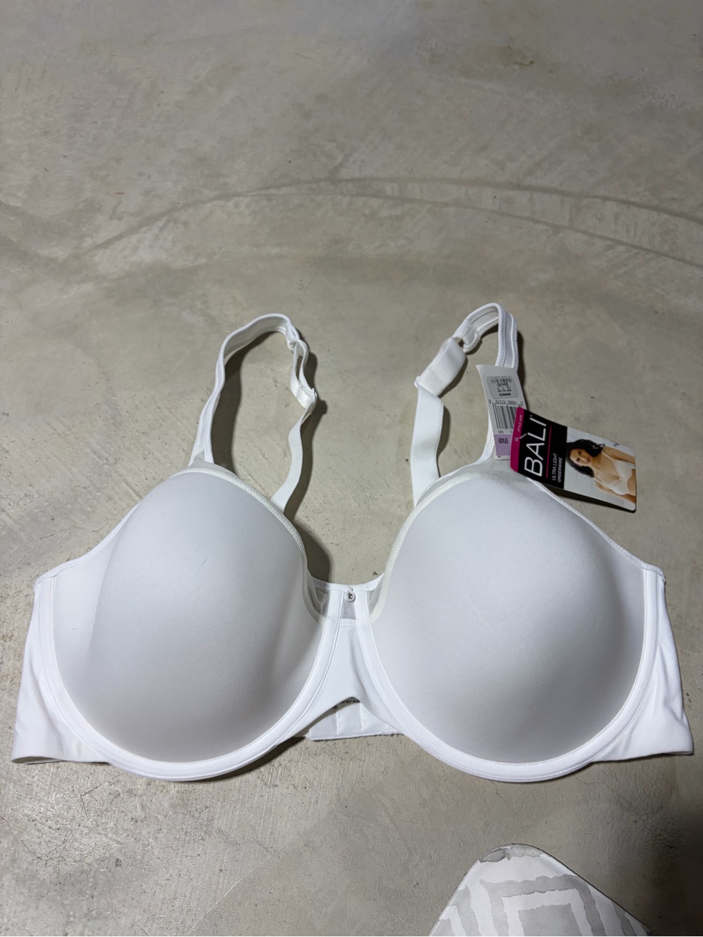 Bali Nwt Ultra Light Underwire Bra 42d Msrp$44